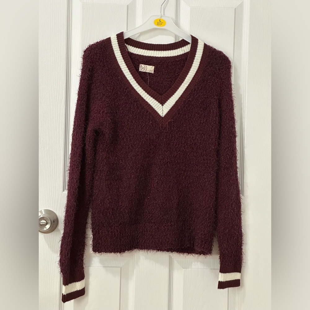 SO Varsity Striped V-Neck Fuzzy Cozy Sweater Burgundy/White Juniors Size M